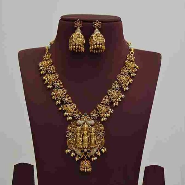 Kundhan Jewelry Set